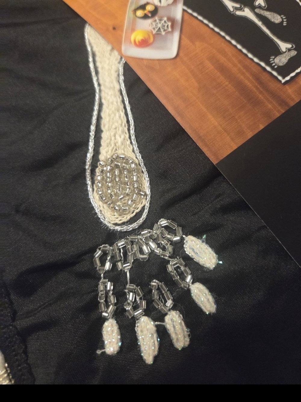 Table decor Halloween beaded skull in coffin table runner party decorations new - Picture 10 of 12